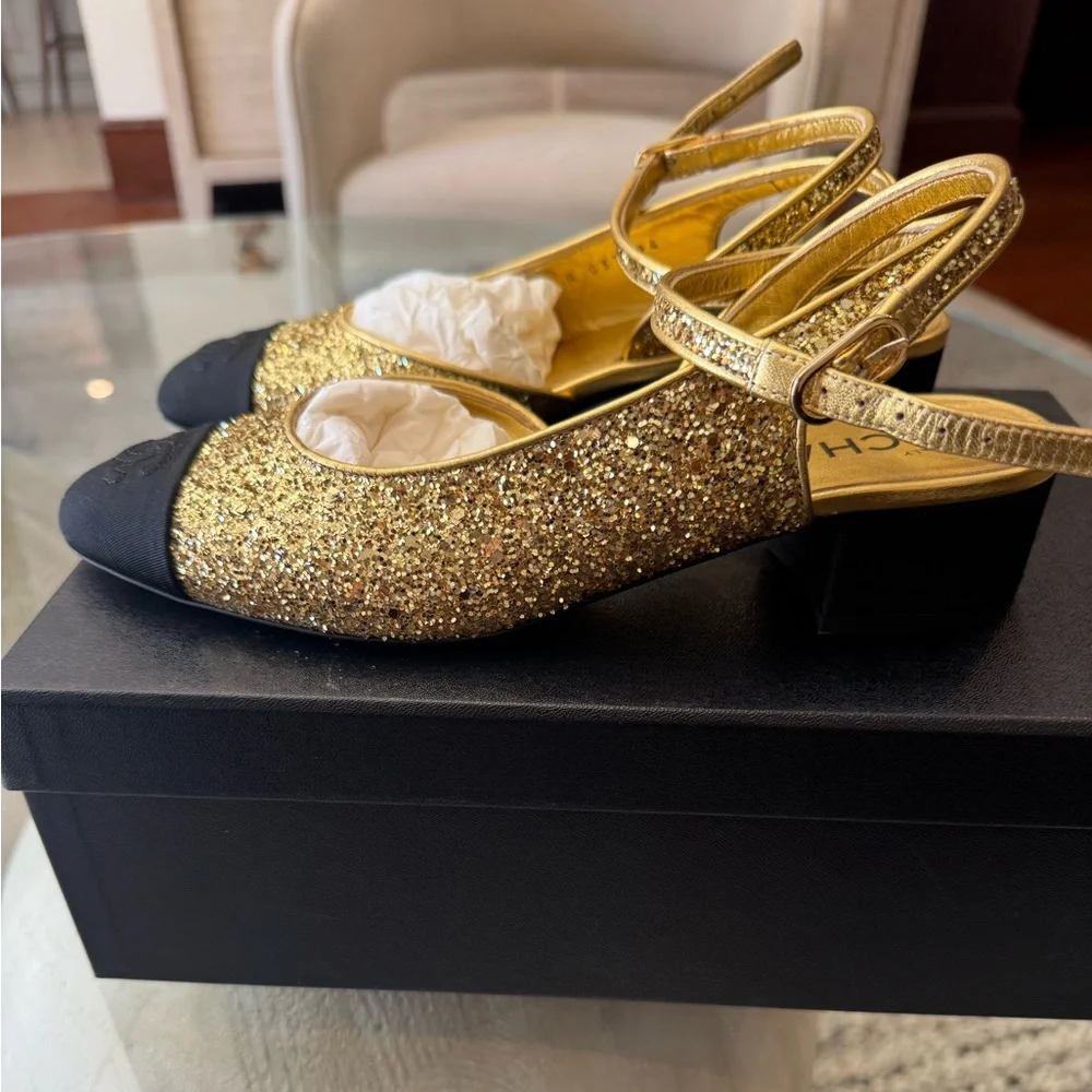 Chanel Gold and black glitter pumps 38 NWT - Picture 2 of 5